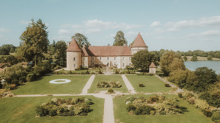 Au Château: La-Eva x Auberge's Domaine Des Etangs